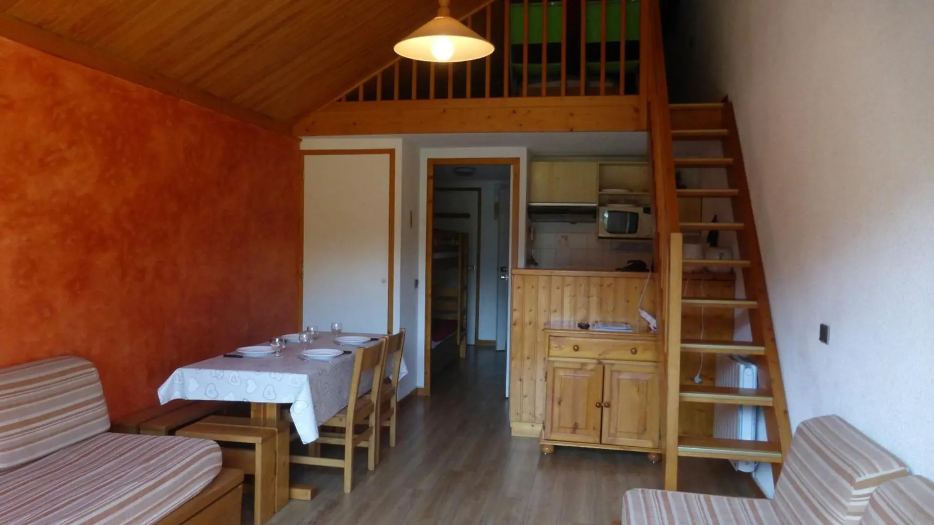 Appartement Au Coeur De Meribel, 4 Pers., Balcon Sud, Proche Pistes Et Commerces - Fr-1-411-693 Les Allues
